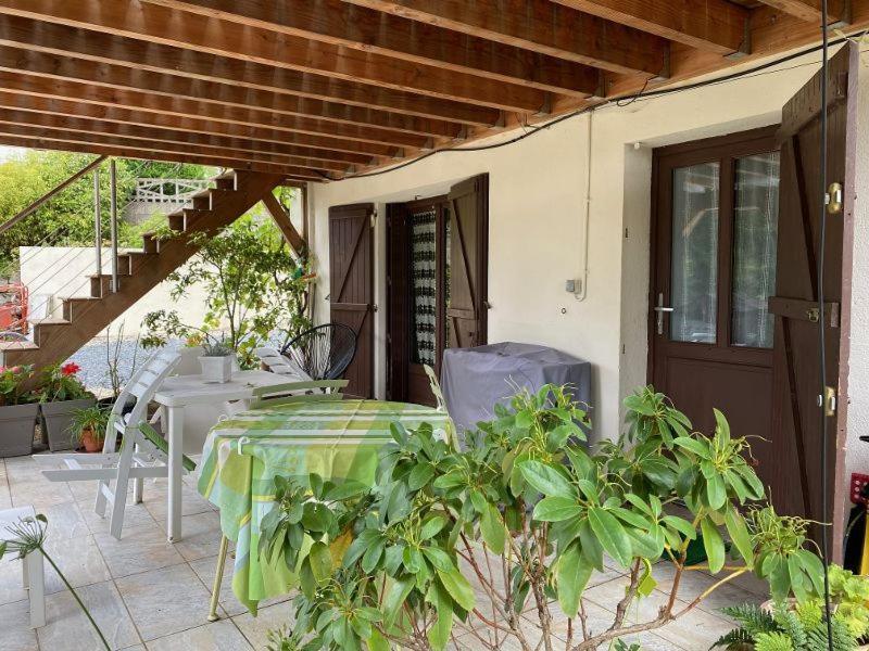 Charmant F1 Avec Terrasse Et Vue Sur Jardin Arbore - Fraicheur Naturelle Du Rez De Jardin - Parking Bellerive-sur-Allier Exteriör bild