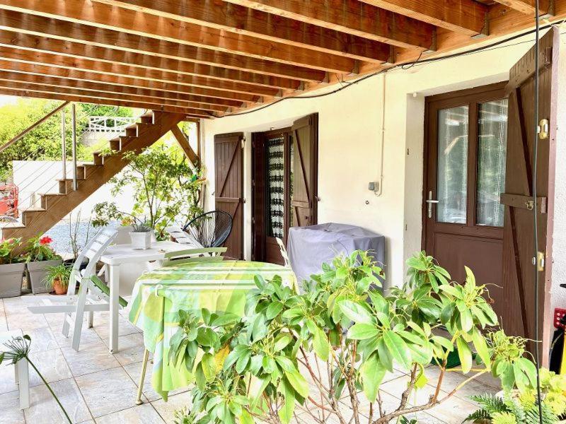 Charmant F1 Avec Terrasse Et Vue Sur Jardin Arbore - Fraicheur Naturelle Du Rez De Jardin - Parking Bellerive-sur-Allier Exteriör bild